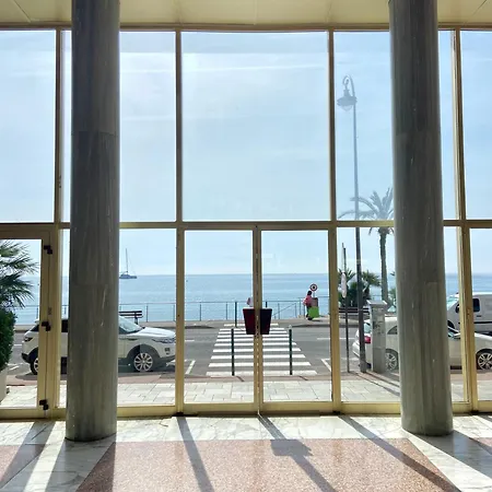 Front Mer, Piscine 公寓