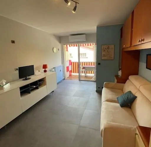 Front Mer, Piscine * روكوبرُن كاب مارتي