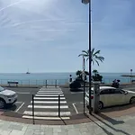 Front Mer, Piscine
