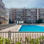 Front Mer, Piscine