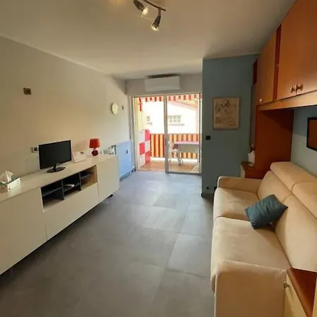 Front Mer, Piscine * Рокебрюн — Кап-Мартен