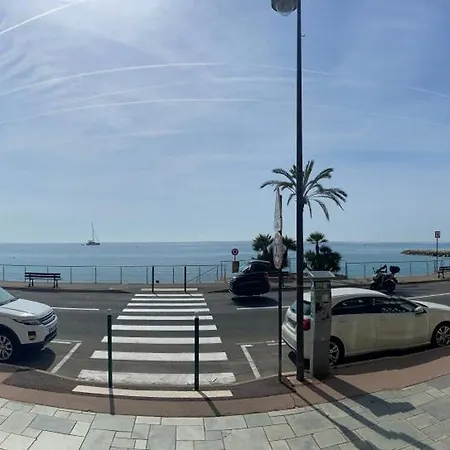 Front Mer, Piscine